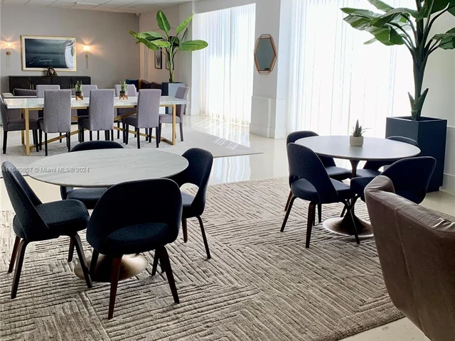 3140 S Ocean Dr # 2105, Hallandale Beach FL 33009