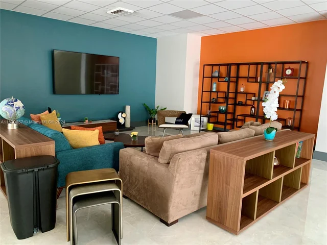 3140 S Ocean Dr # 2105, Hallandale Beach FL 33009