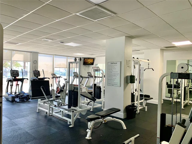 3140 S Ocean Dr # 2105, Hallandale Beach FL 33009