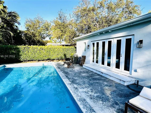 5846 SW 50th Ter, Miami FL 33155