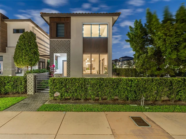 8282 Central Park Blvd, Doral FL 33166