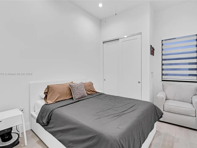 8282 Central Park Blvd, Doral FL 33166