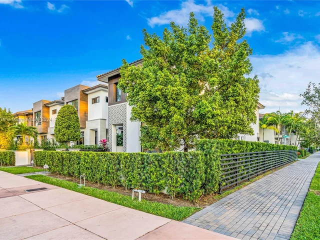 8282 Central Park Blvd, Doral FL 33166