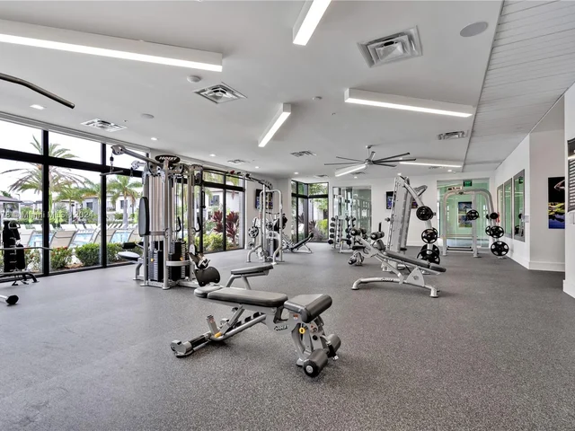 8282 Central Park Blvd, Doral FL 33166