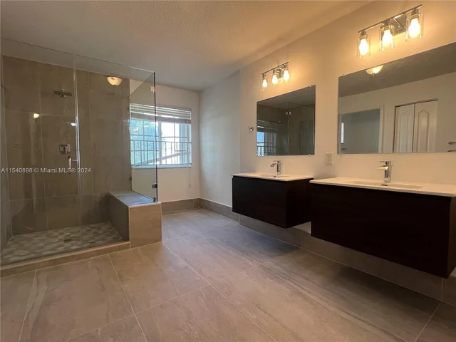 10910 NW 69th Ter # 19010, Doral FL 33178