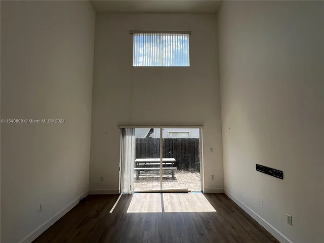 10910 NW 69th Ter # 19010, Doral FL 33178