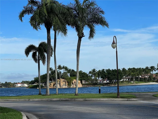 10910 NW 69th Ter # 19010, Doral FL 33178