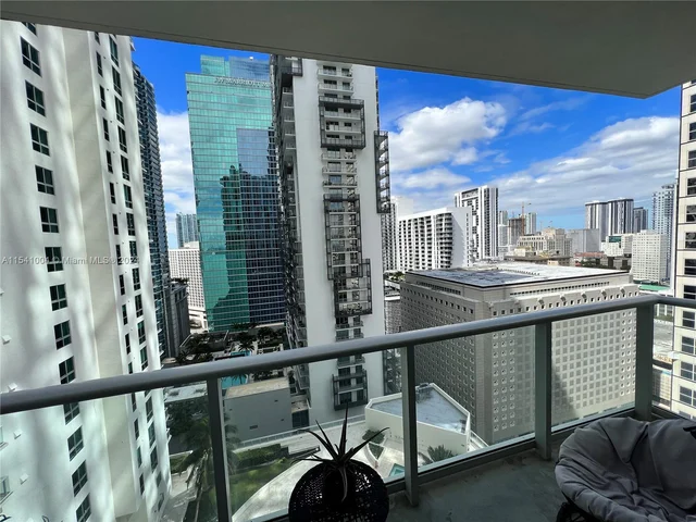 300 S Biscayne Blvd # 2209, Miami FL 33131