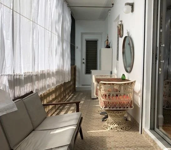 2858 Pine Tree Dr # 8, Miami Beach FL 33140