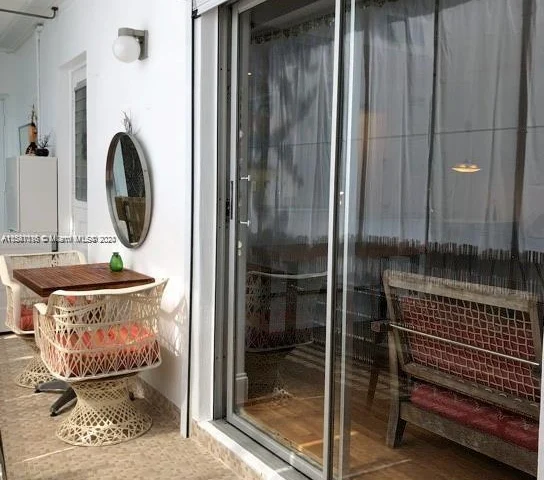 2858 Pine Tree Dr # 8, Miami Beach FL 33140