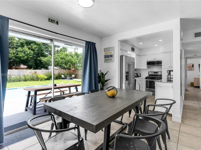 6465 Lincoln St # 1, Hollywood FL 33024