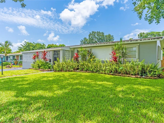 6465 Lincoln St # 1, Hollywood FL 33024