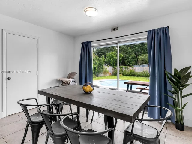 6465 Lincoln St # 1, Hollywood FL 33024