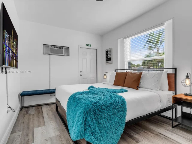 6465 Lincoln St # 1, Hollywood FL 33024