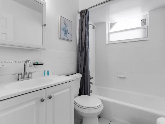 6465 Lincoln St # 1, Hollywood FL 33024