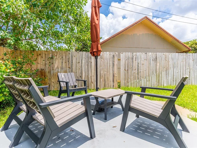 6465 Lincoln St # 1, Hollywood FL 33024