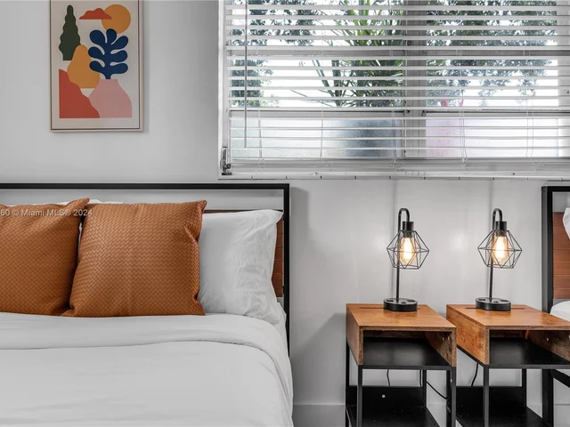 6465 Lincoln St # 1, Hollywood FL 33024