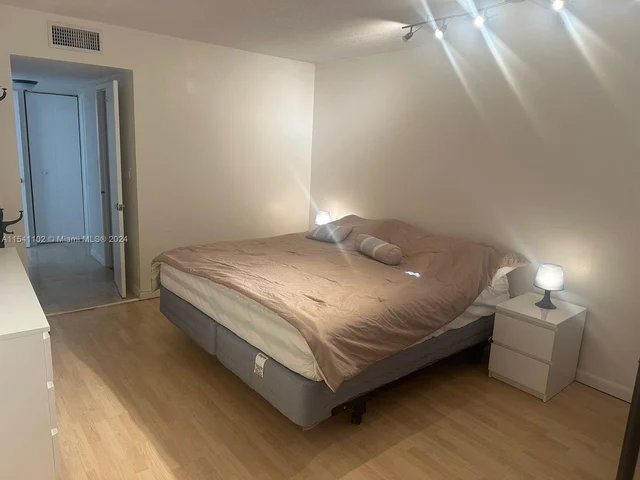 2801 NE 183rd St # 1508W, Aventura FL 33160