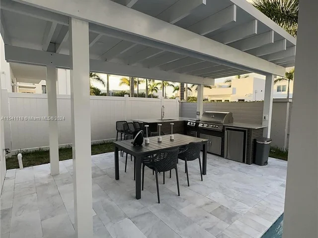 10363 NW 67th Ter, Doral FL 33178