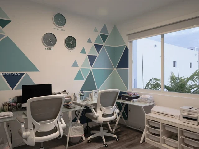 10363 NW 67th Ter, Doral FL 33178