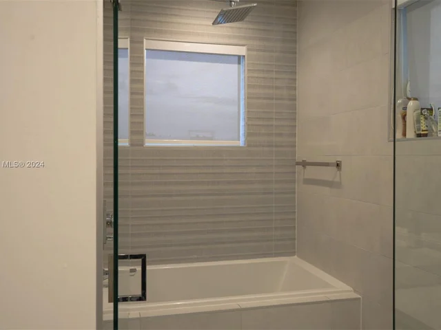 10363 NW 67th Ter, Doral FL 33178