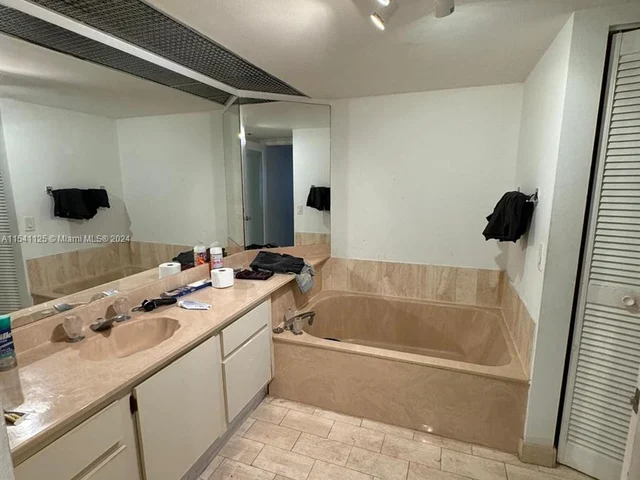 1717 N Bayshore Dr # 2642, Miami FL 33132