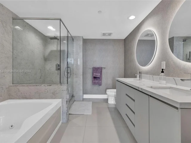 50 Biscayne Blvd # 1802, Miami FL 33132