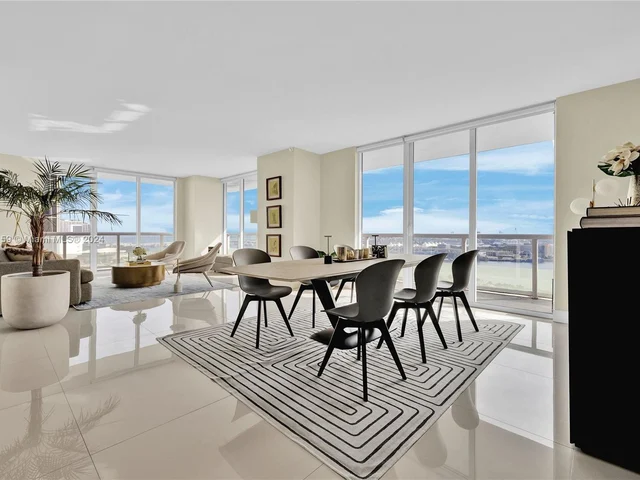 50 Biscayne Blvd # 1802, Miami FL 33132