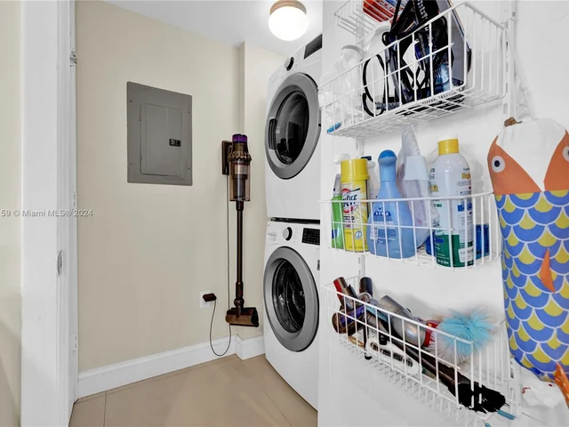 50 Biscayne Blvd # 1802, Miami FL 33132