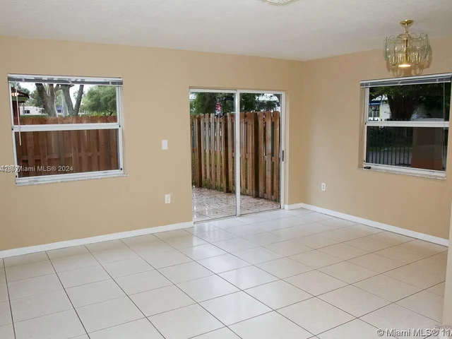 14311 SW 96th St # 301, Miami FL 33186