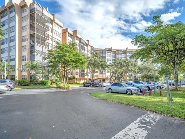 1300 Saint Charles Pl # 601, Pembroke Pines FL 33026