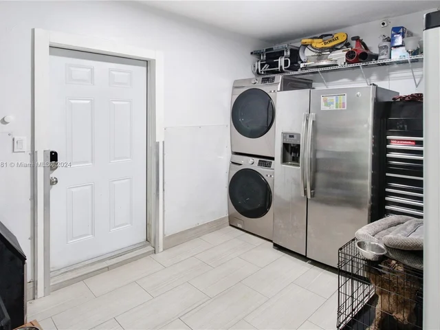 2 SW 62nd Ter, Plantation FL 33317