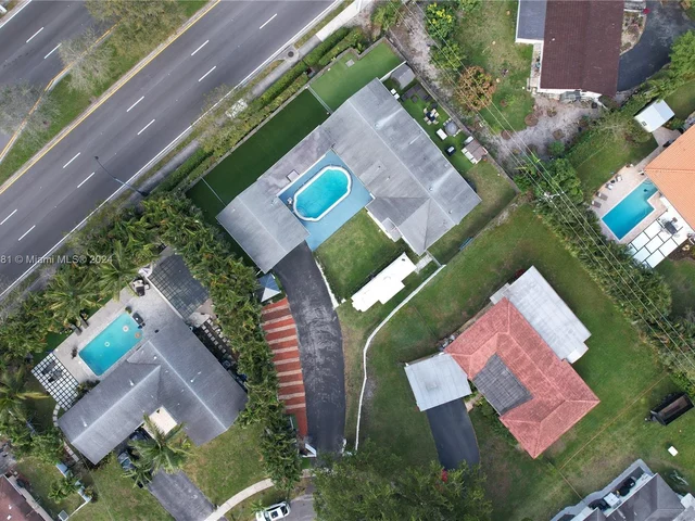 2 SW 62nd Ter, Plantation FL 33317