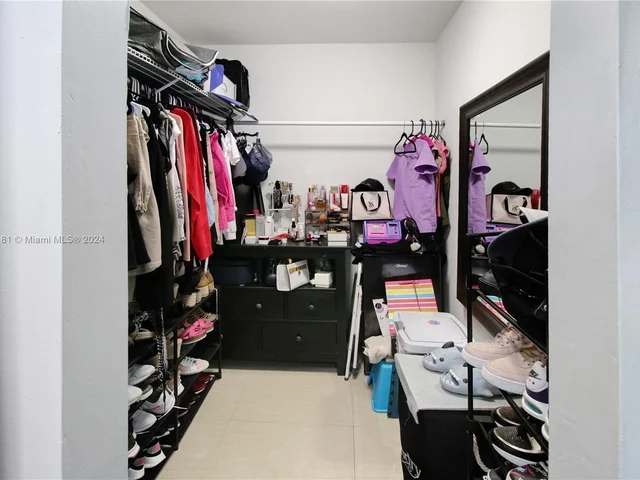 2 SW 62nd Ter, Plantation FL 33317