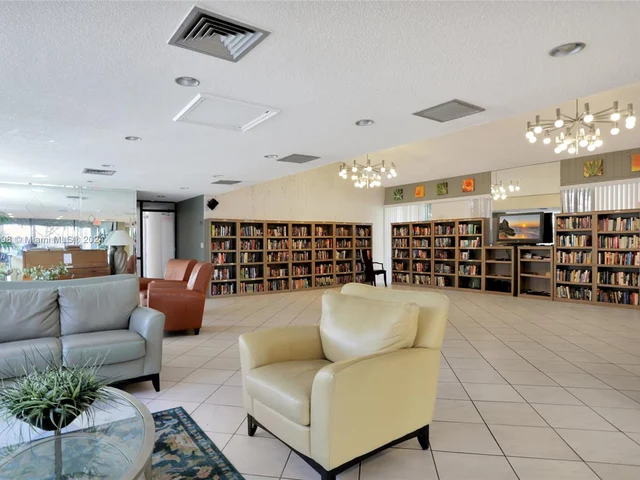 2221 Cypress Island Dr # 702, Pompano Beach FL 33069