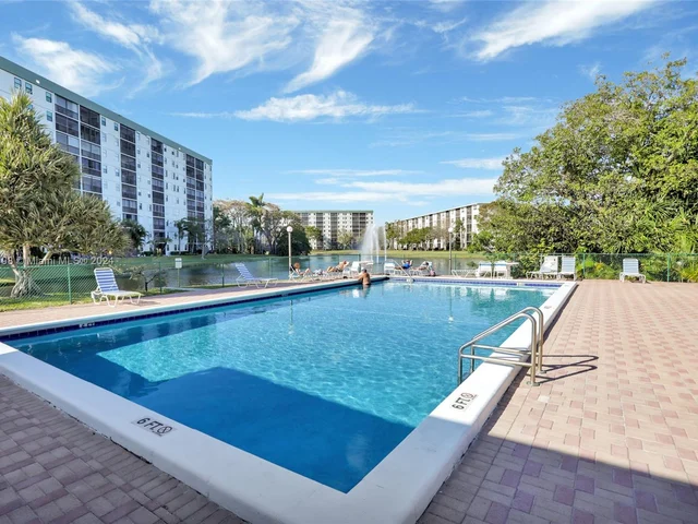 2221 Cypress Island Dr # 702, Pompano Beach FL 33069