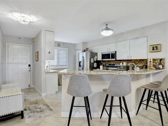 2221 Cypress Island Dr # 702, Pompano Beach FL 33069