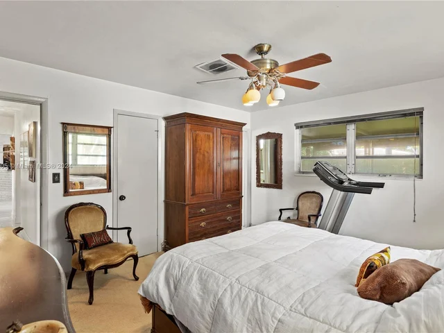 3225 Van Buren St, Hollywood FL 33021