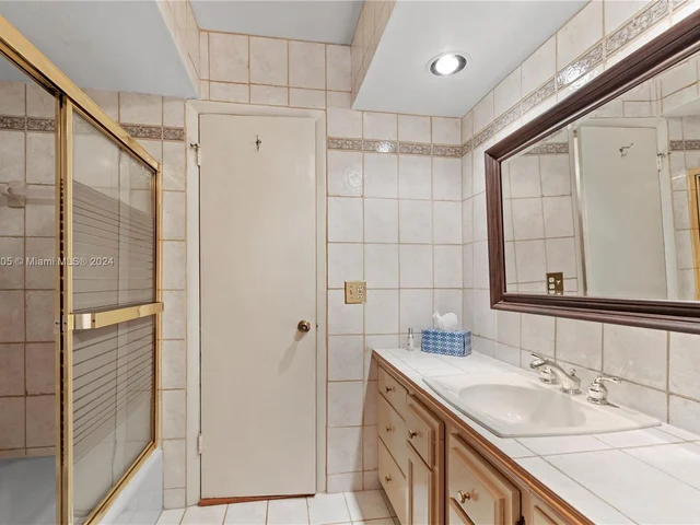 3225 Van Buren St, Hollywood FL 33021