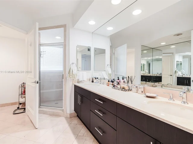 765 Crandon Blvd # 12, Key Biscayne FL 33149