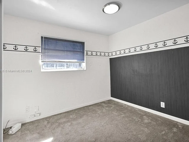 6560 Hayes St, Hollywood FL 33024