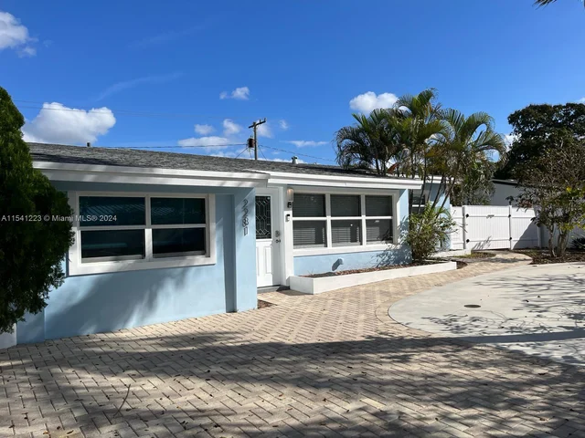 2281 SW 15th St, Fort Lauderdale FL 33312