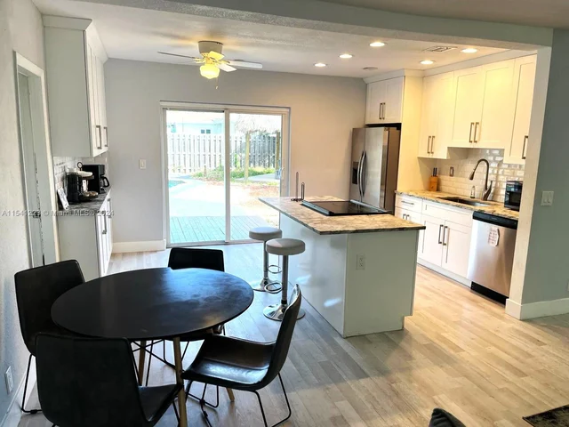 2281 SW 15th St, Fort Lauderdale FL 33312