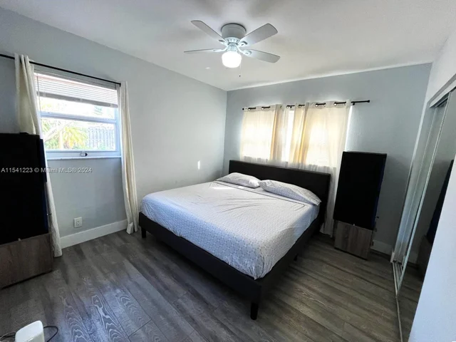 2281 SW 15th St, Fort Lauderdale FL 33312