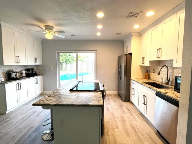 2281 SW 15th St, Fort Lauderdale FL 33312