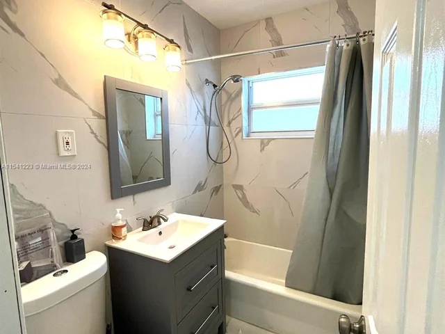 2281 SW 15th St, Fort Lauderdale FL 33312