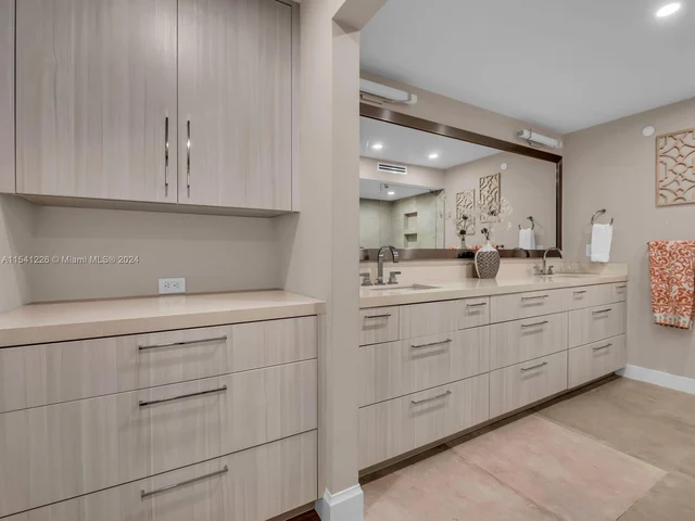 1155 Hillsboro Mile # 607, Hillsboro Beach FL 33062