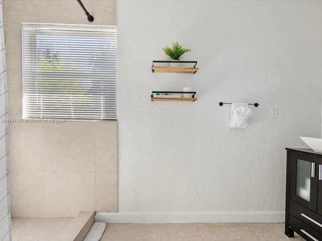 30 NW 53rd St # B, Miami FL 33127