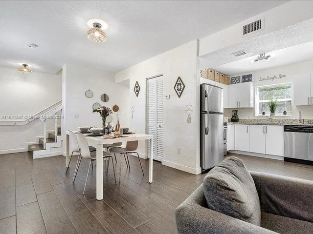 30 NW 53rd St # B, Miami FL 33127