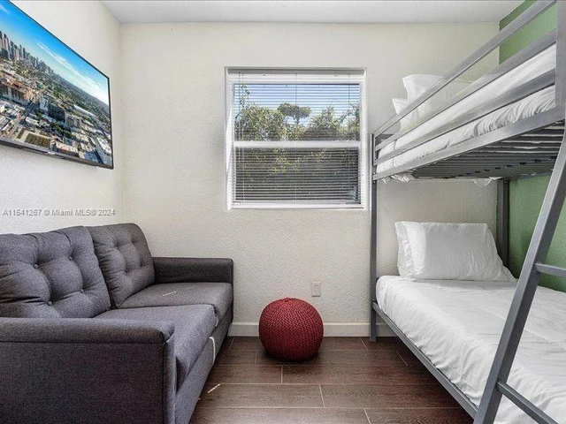 30 NW 53rd St # B, Miami FL 33127